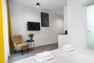 HOUSEHOST Apartment: Miodowa 42/8b street - 8