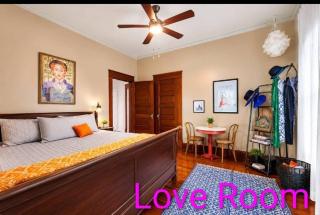 Illini Dream House With Historic Retreat Near UIUC - 7
