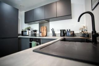 Modern 2 bed in Liverpool - 8