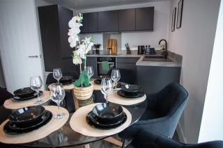 Modern 2 bed in Liverpool - 3