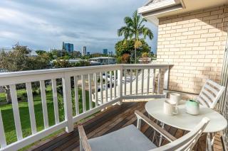 4-Bed Labrador Family Home - Boat & Car Parking - 1