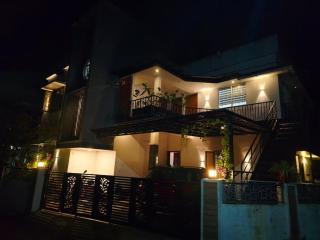 Upper Crest Luxury Homestay Near Kochi Airport - 1