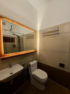 Upper Crest Luxury Homestay Near Kochi Airport - 2