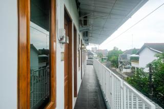 RedDoorz Near Simpang Lima Semarang - 9