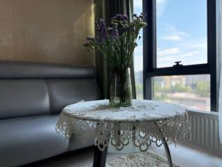 Stylish 1-Bedroom Flat with Stunning City Views - 9