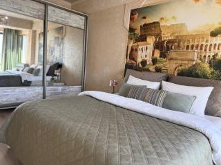 Stylish 1-Bedroom Flat with Stunning City Views - 8