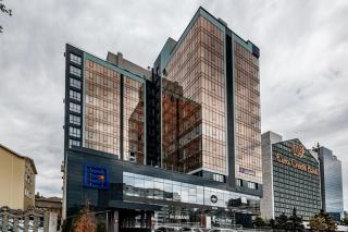 Stylish 1-Bedroom Flat with Stunning City Views - 4