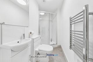 Cheap & Modern 5 BR Whole House in Central Bristol by AltoLuxo Short Lets & Serviced Accommodation with FREE WiFi and Parking - 7