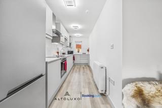 Cheap & Modern 5 BR Whole House in Central Bristol by AltoLuxo Short Lets & Serviced Accommodation with FREE WiFi and Parking - 3