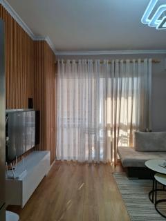 Cosy Central Apartment - 9