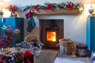 Little Apple Cottage- Free Parking, Hot tub, Fire, Town Centre - 6