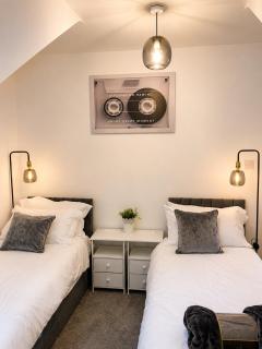 Cozy 2Bed Flat with 50 inch TVs - 8