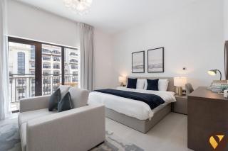 Vogue Vacation Homes, ABD Albatross 1, in the Heart of Yas Island, Studio Apartment with Balcony and City View, walking distance from Ferrari World, Warner Bros, Water World, and short driving distance to Grand Prix Formula 1 - 6