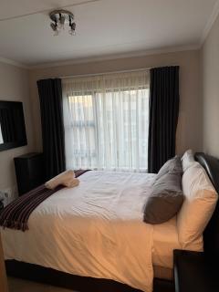 EazyeStays at IHITA 66, Beverly, Sandton - 5