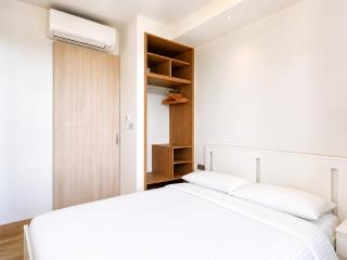 Sky Park Laguna 2BR Condo with Balcony - 7