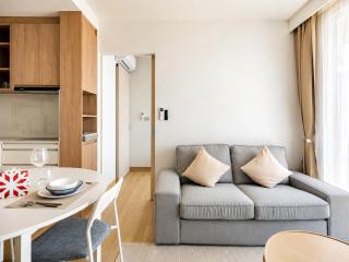 Sky Park Laguna 2BR Condo with Balcony - 9