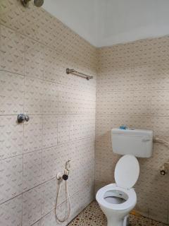 Sarovaram Lodge Near Government Medical College Parippally - 9