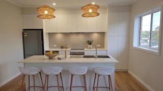 Kingscote Seaside Retreat - 8