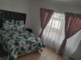 Charles Guest House - 2