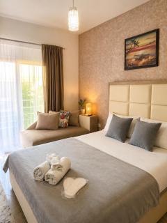Golden House Apartments - 2