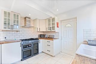 Spacious home in Ryhope - free parking - 6