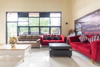 RedDoorz Near Alun Alun Slawi - 9