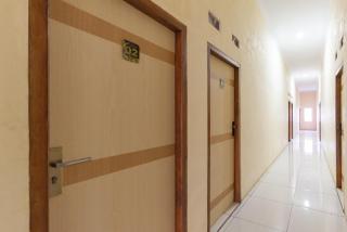 RedDoorz Near Alun Alun Slawi - 5