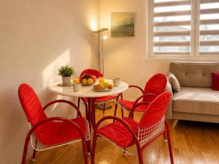 Heart of red apartment-Smart TV-Netflix-Balcony - 5