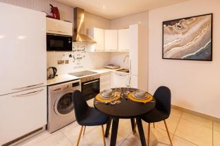 Premium One Bed at Signature Apartment by Capemay Properties - 7