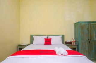 RedDoorz near Alun Alun Jepara - 0