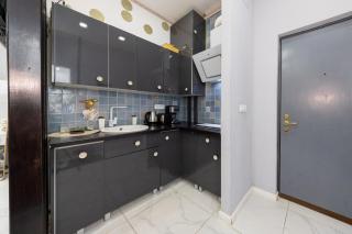 The Queen's Den - Sophisticated Studio in Old Town - 0