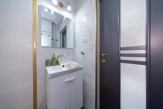 The Queen's Den - Sophisticated Studio in Old Town - 3