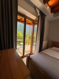 Gegest Hotel - 9