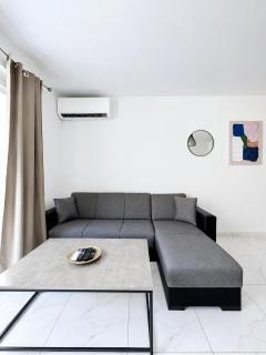Stylish Gzira Stay Near Seafront & Sliema - 7