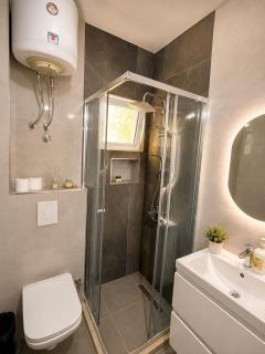 Golden House Apartments - 7