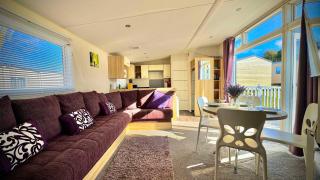 Family-Friendly - Marton Mere - 3BR Lodge -Parking - 0