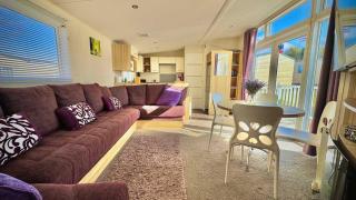 Family-Friendly - Marton Mere - 3BR Lodge -Parking - 1