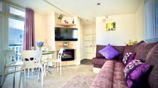 Family-Friendly - Marton Mere - 3BR Lodge -Parking - 8