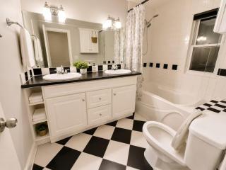 Family Entire Affordable 3BR Sleep 7 Walk t Subway - 7
