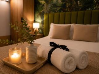 The Signature Central Suite & Free Parking - 1