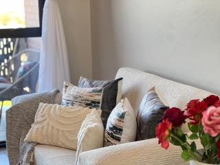 Executive Luxury Apartment with River View - 6