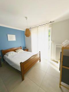 Apartment with garden - sea view - 1
