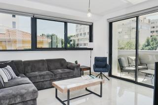 Modern 1 BR with Balcony in Central Nicosia - 1