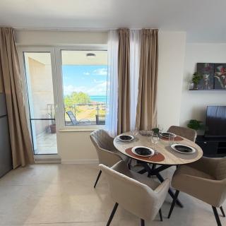 Kraymorie Sea Front 5 Apartment - 1