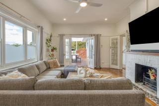 Character-Filled Home Near Scarborough Beach! - 9