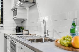 Modern Cottage Near Joondalup Resort & Beaches - 2