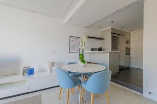 Modern Flat in Rios Rosas with Terrace - 4
