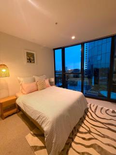 Spacious and cosy 2 bedroom 2 bathroom apartment in the heart of Southbank - 3