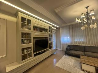 REI Living - 3BR, Free Parking - City Center - 3