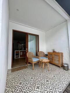 Noble House - 5
